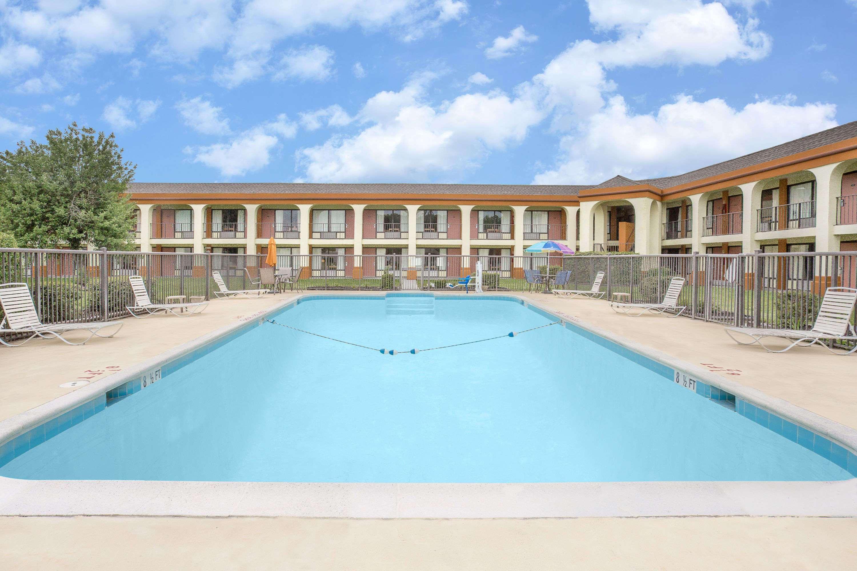 Days Inn By Wyndham Ruther Glen Kings Dominion Area Экстерьер фото