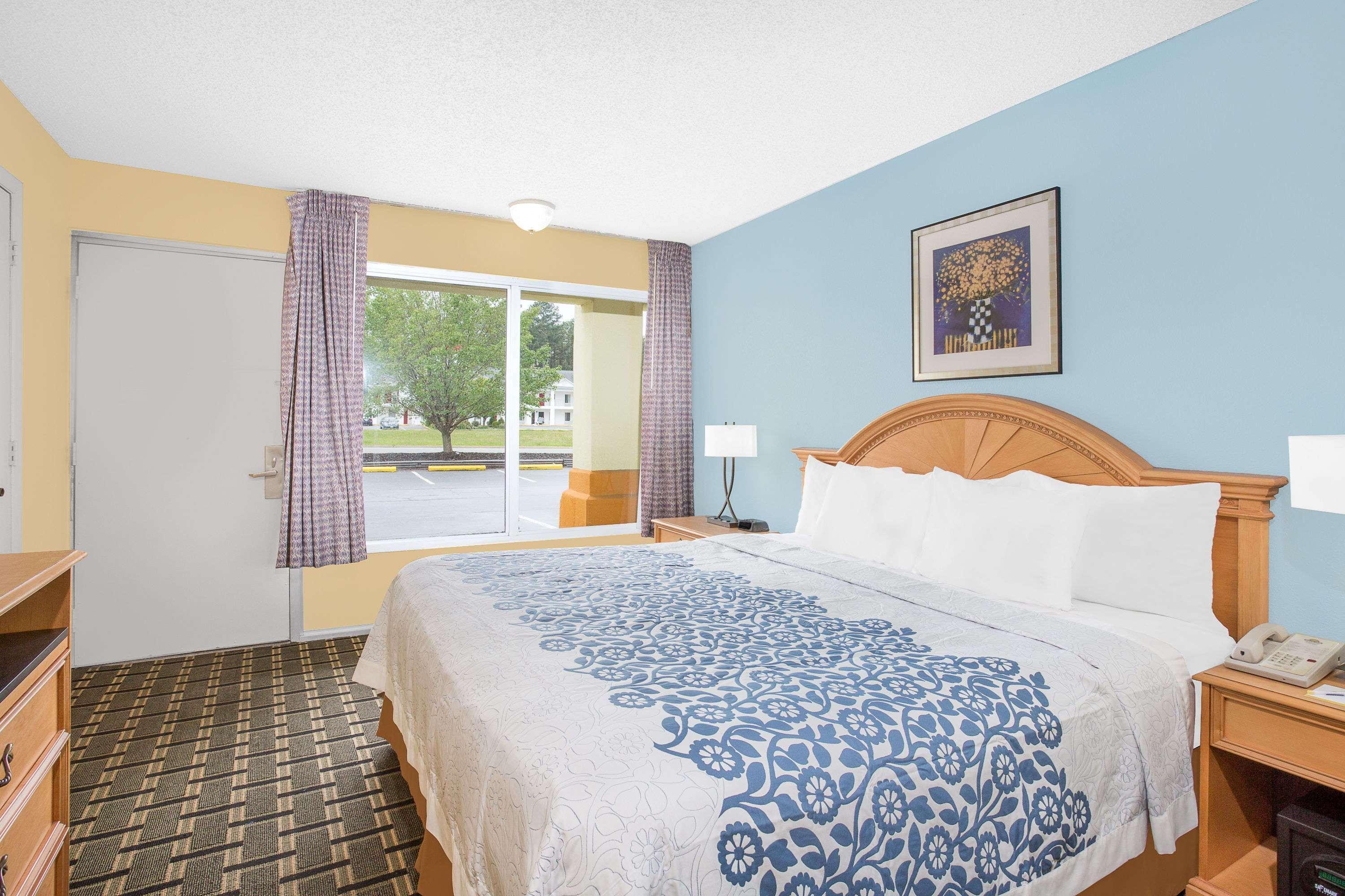 Days Inn By Wyndham Ruther Glen Kings Dominion Area Экстерьер фото