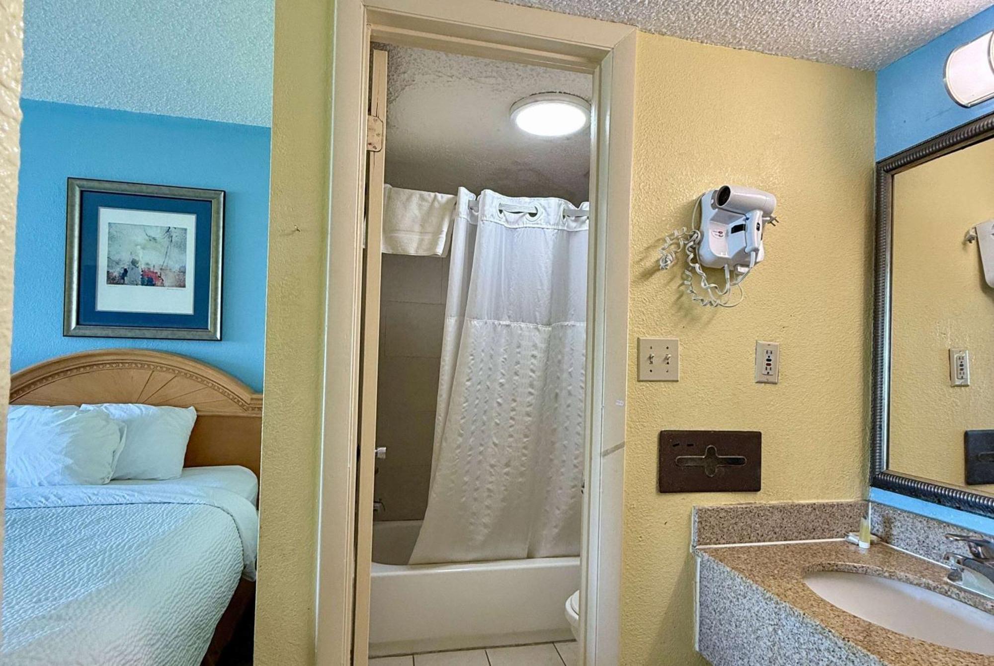 Days Inn By Wyndham Ruther Glen Kings Dominion Area Экстерьер фото