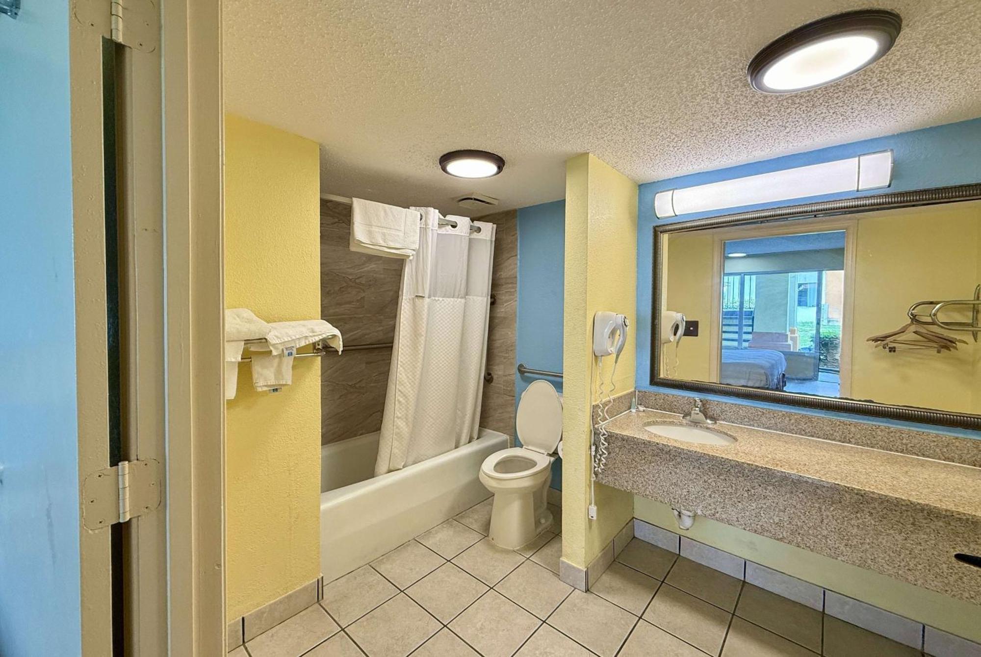Days Inn By Wyndham Ruther Glen Kings Dominion Area Экстерьер фото