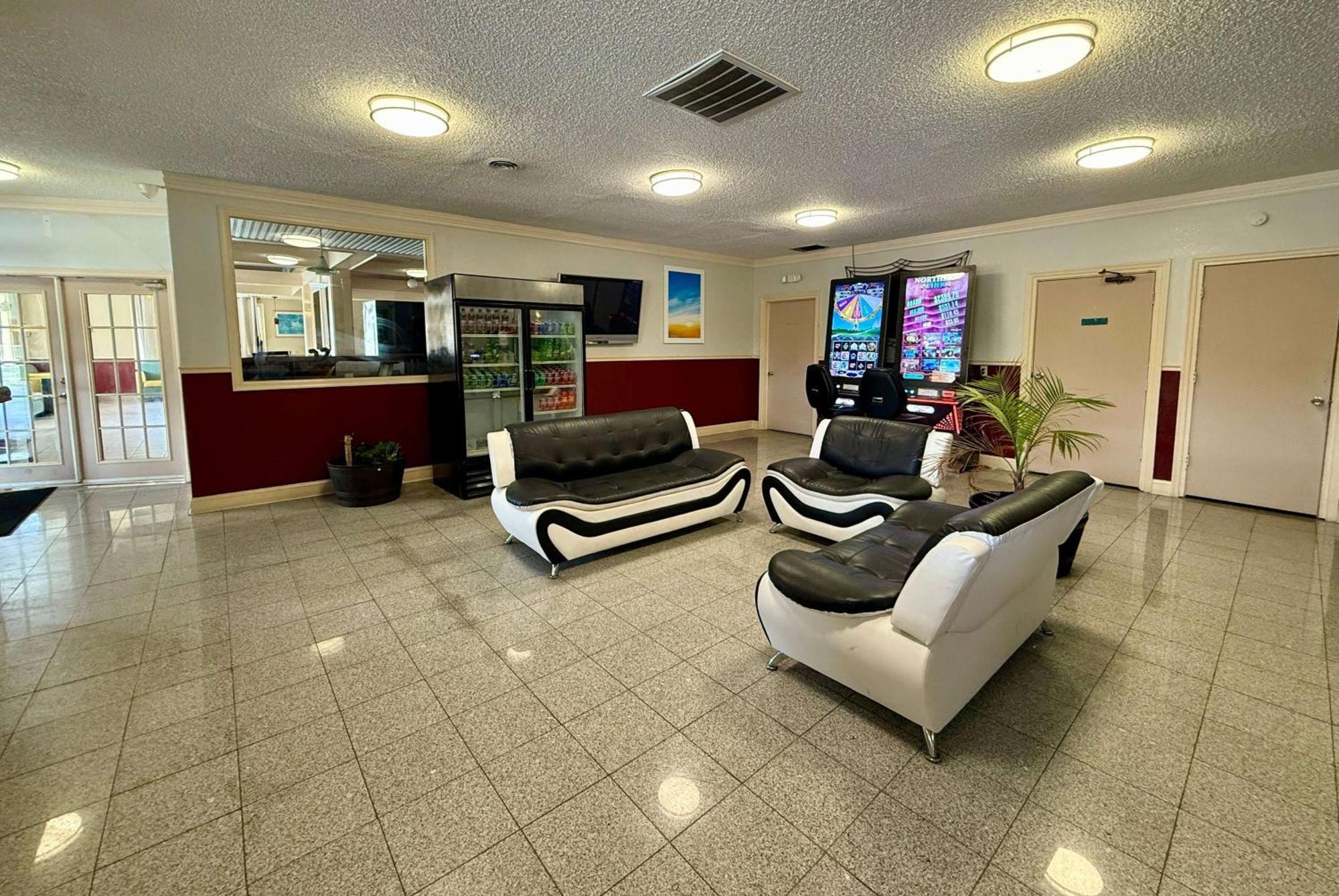 Days Inn By Wyndham Ruther Glen Kings Dominion Area Экстерьер фото